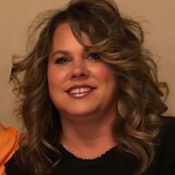 Meet your Posher, Amy - Picture 1 of 2